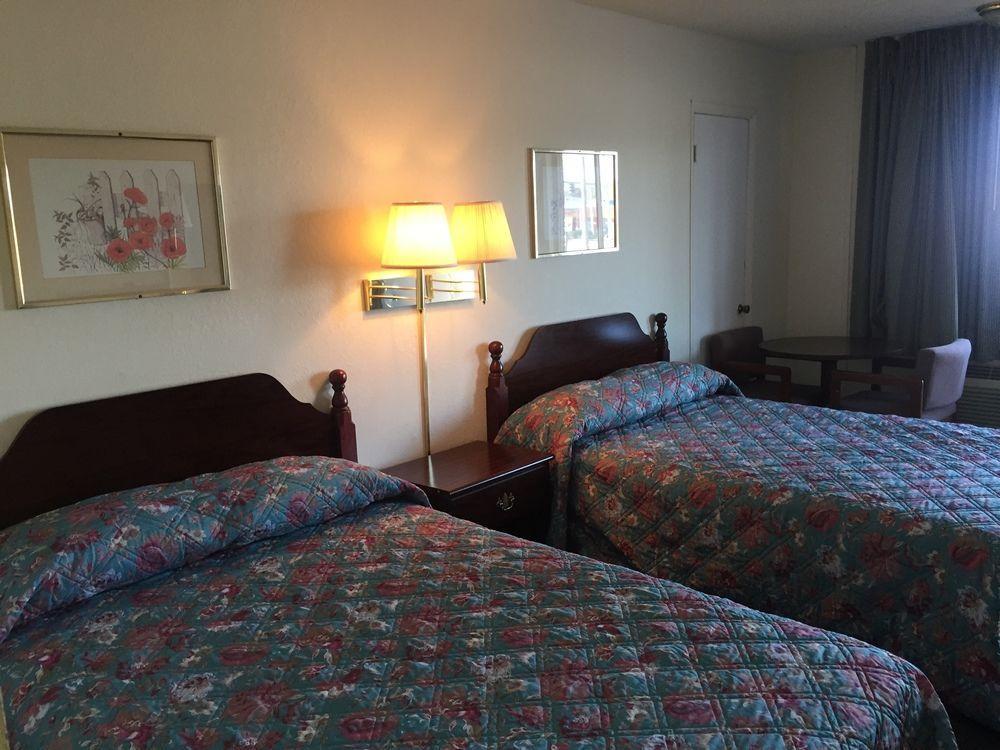 Economy Inn St. James ภายนอก รูปภาพ